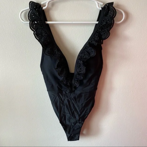 Avec Les Filles Ruffle Top One Piece Swimsuit - Picture 3 of 13